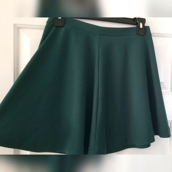 Old Navy Flaired Mini Skirt - Picture 2 of 4
